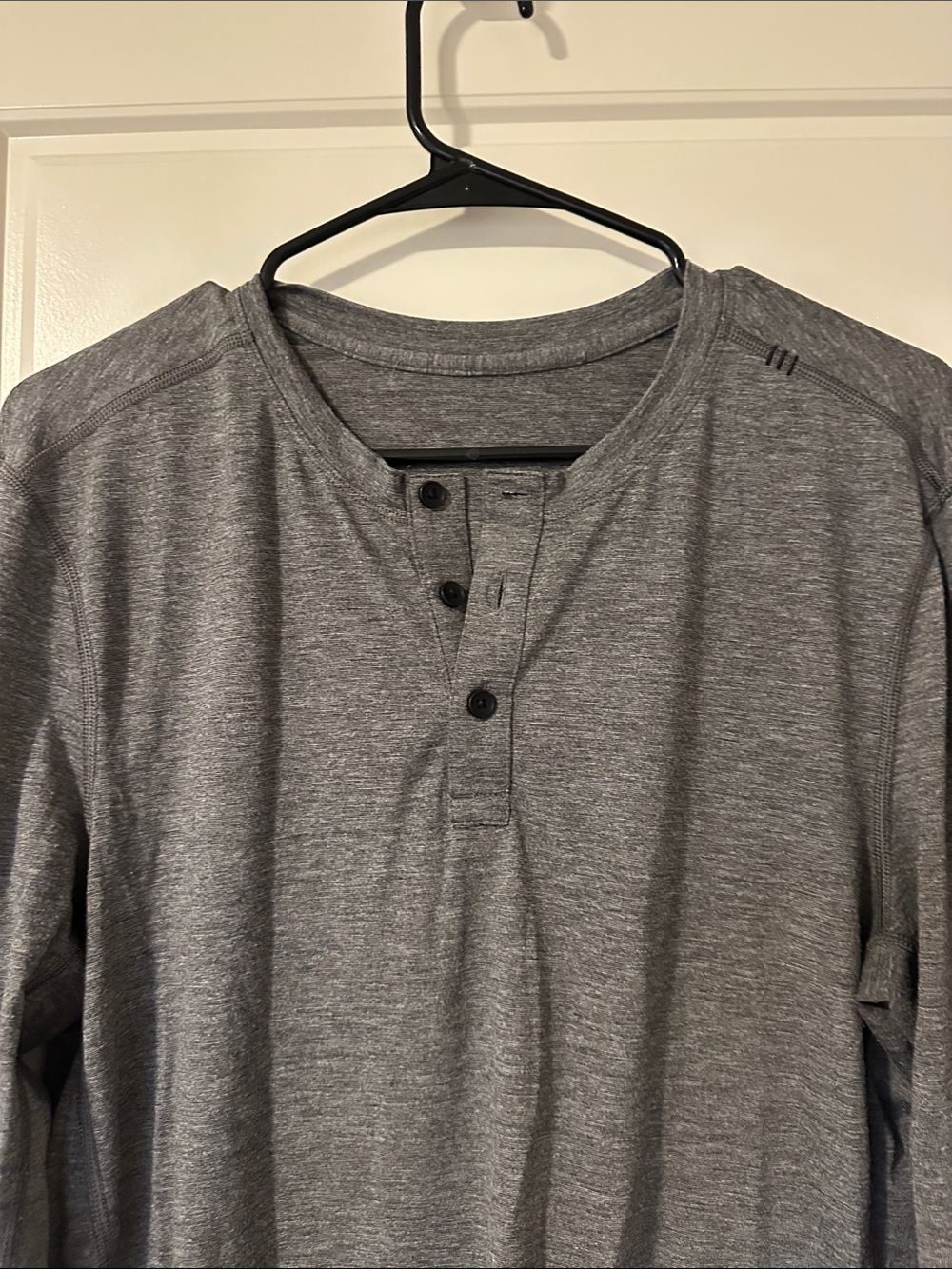 lululemon athletica Men's Long-Sleeve Gray Henley Top - Picture 3 of 5